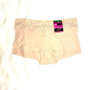 💥 SALE NWT Maidenform Lace Trim Boyshorts in Nude